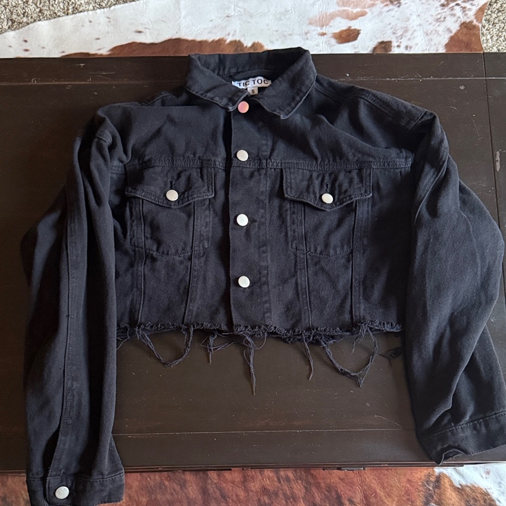 Tic Toc Edgy Black Cropped Denim Jacket